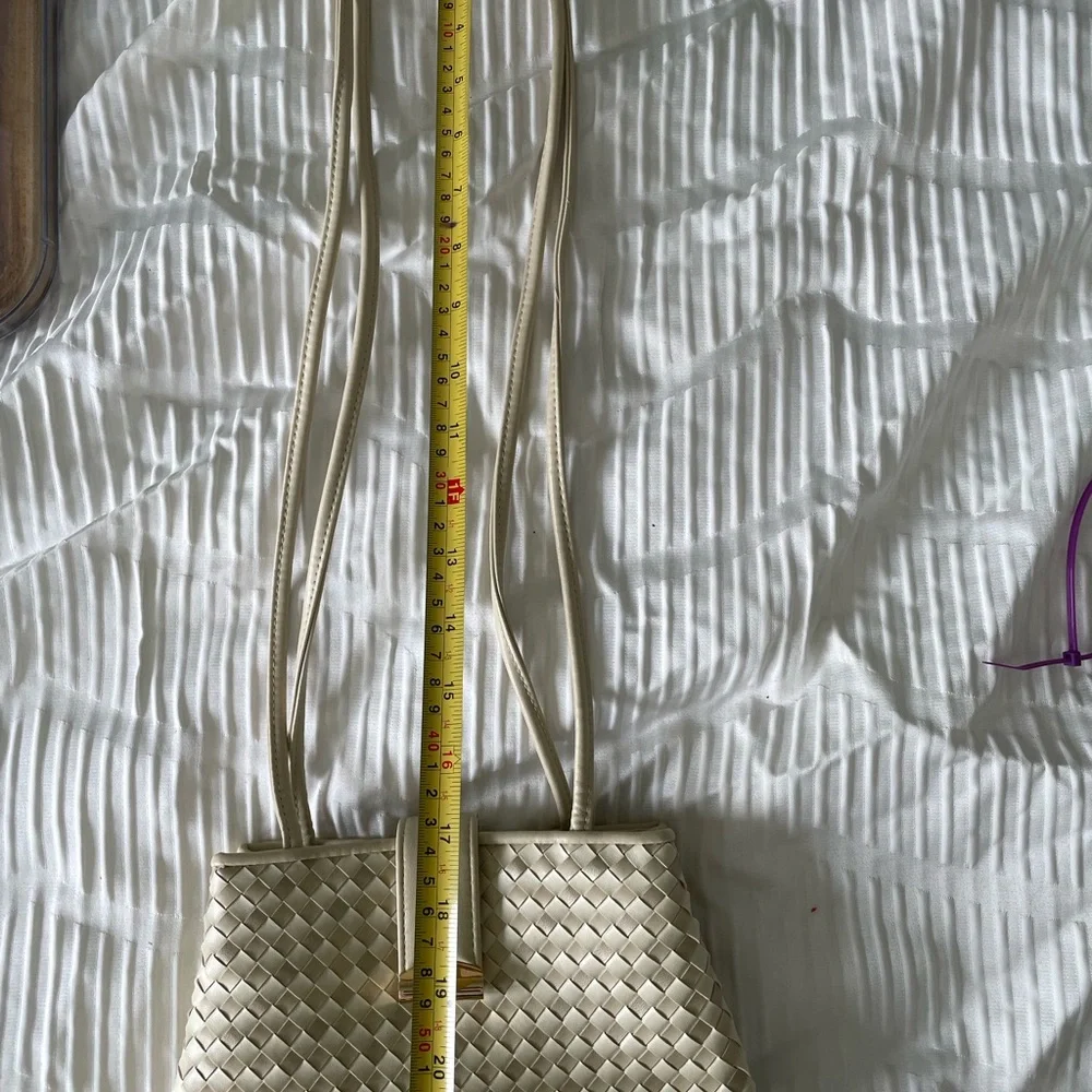 Elegant Cream Woven Shoulder Handbag - 2 Tone